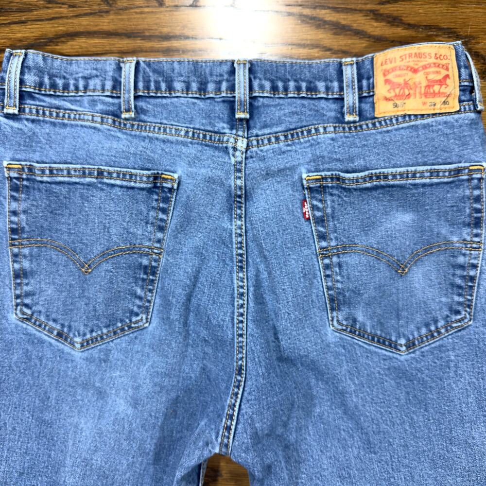 Levi's 505 Regular Fit Jeans Mens 38x30 Medium Wash Denim Straight Leg - Picture 2 of 10